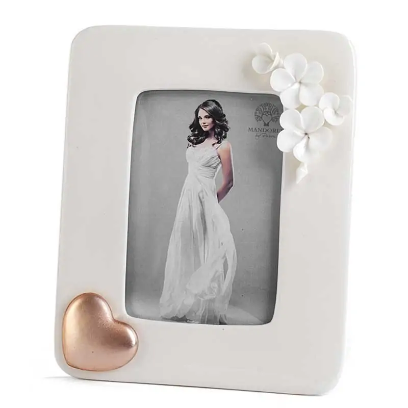 BOMBONIERE MATRIMONIO PORTAFOTO IN PORCELLANA CON FIORI E CUORE