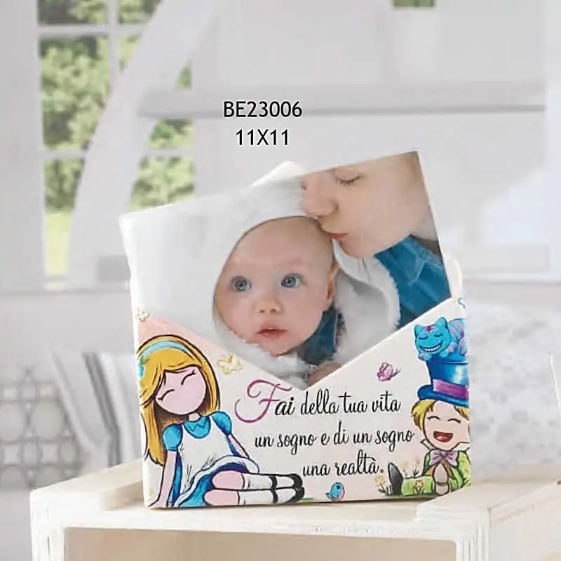 bomboniera portafoto a forma di lettera alice