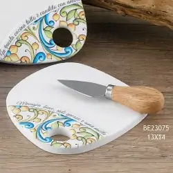 TAGLIERE CON DECORO A TEMA MAIOLICHE E FRASE