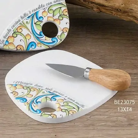 TAGLIERE CON DECORO A TEMA MAIOLICHE E FRASE