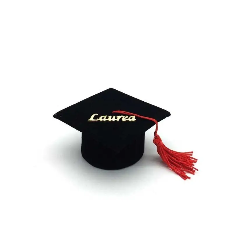 SCATOLINE TOCCO LAUREA NERO CON SCRITTA E NAPPINA CAPPELLO