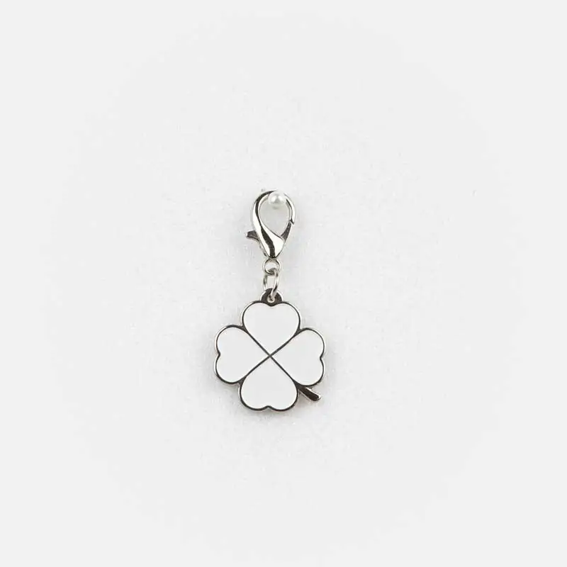 CIONDOLI BOMBONIERE MATRIMONIO CHARMS QUADRIFOGLIO BIANCO E